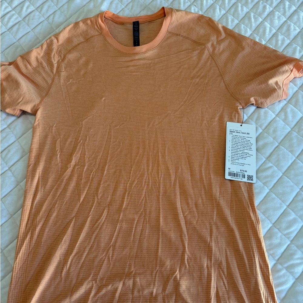 Men’s Lululemon top